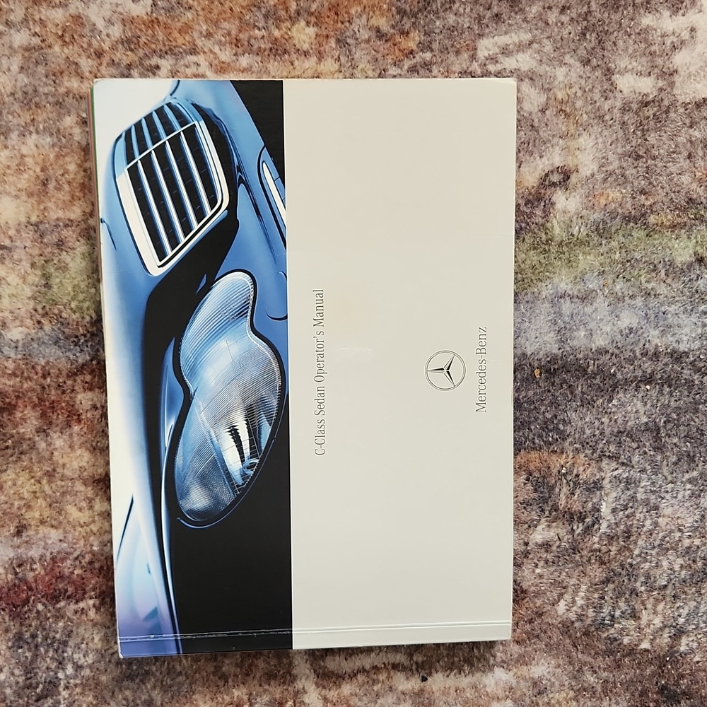 MERCEDES BENZ Kompresser Manual w/minor flaw on case (see padt pic)